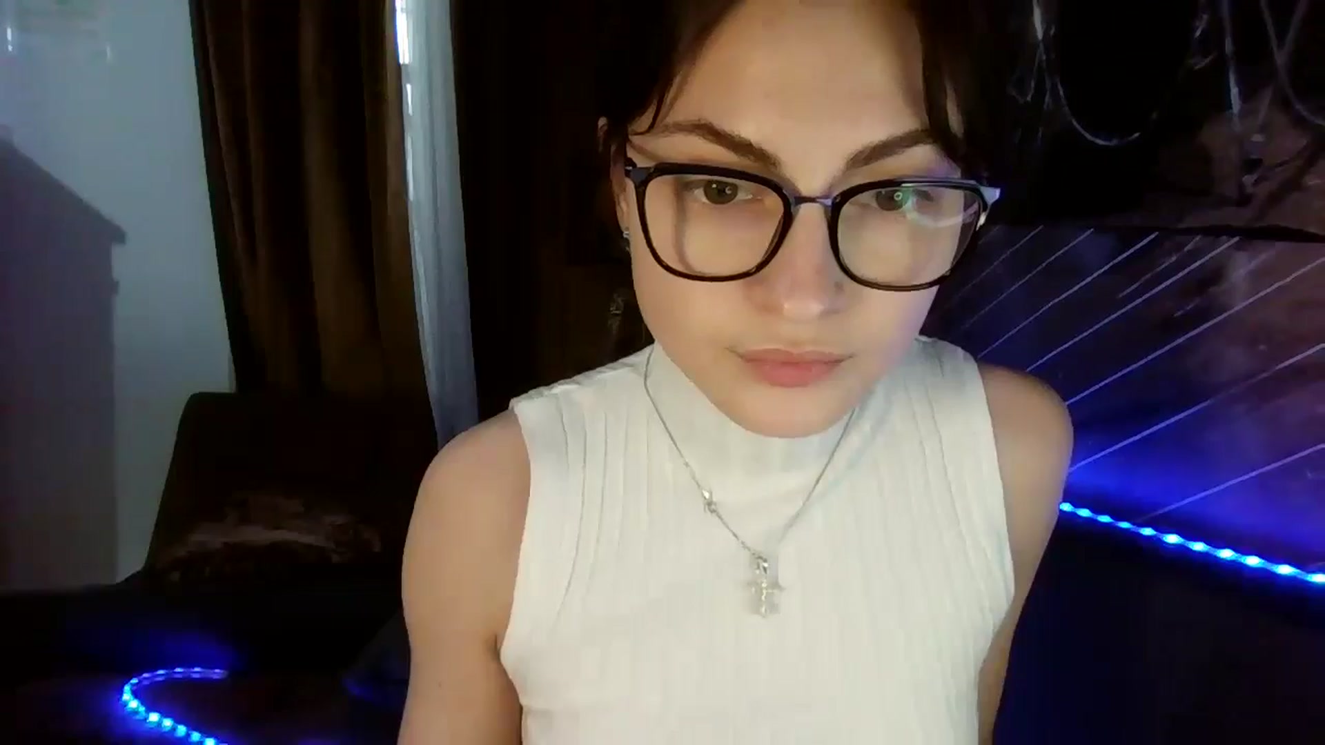 Gallery image thumbnail from MooniXill's myfreecams stream on, 05/06/2024, 11:45 image 16 of 20
