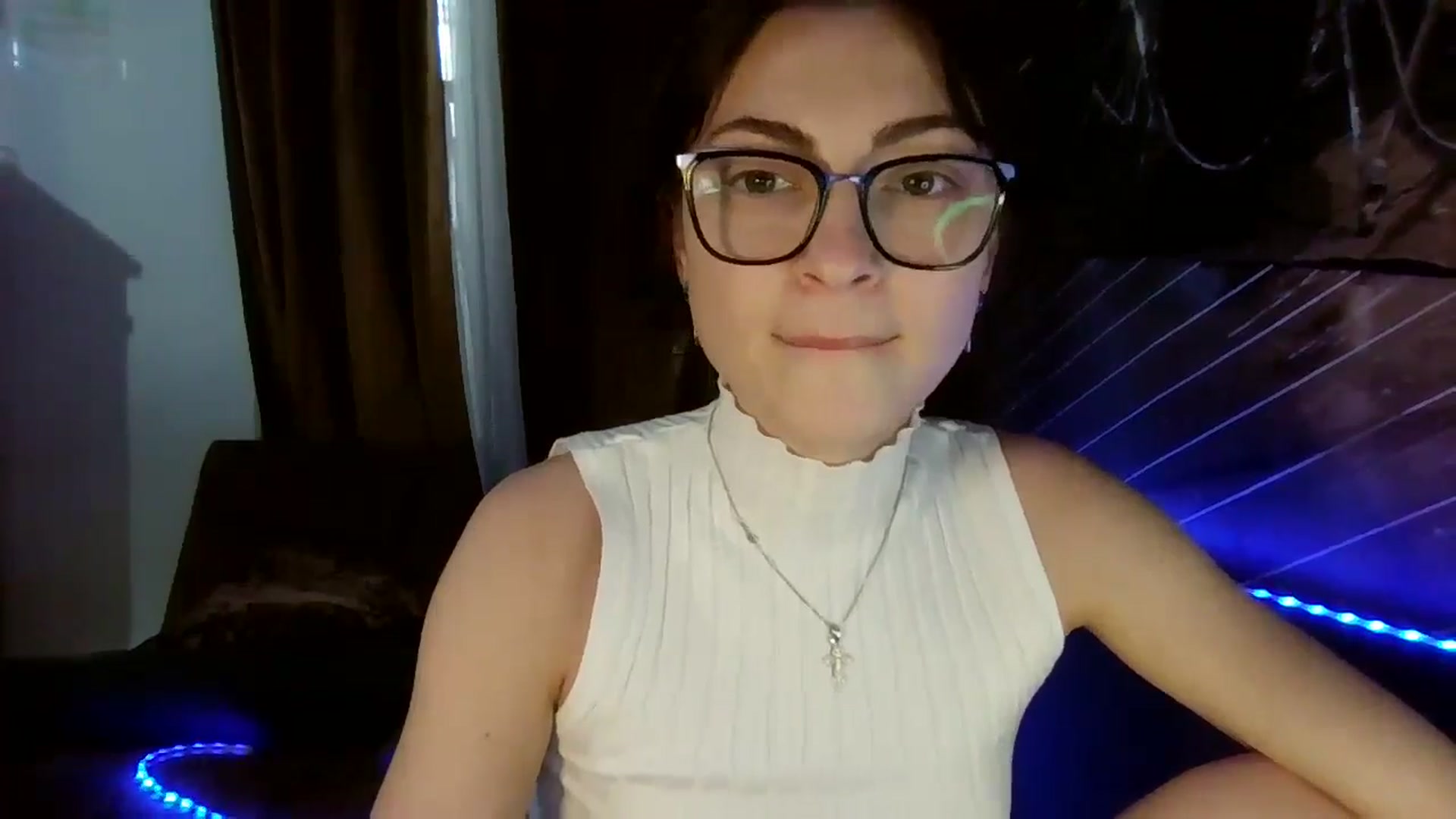Gallery image thumbnail from MooniXill's myfreecams stream on, 05/06/2024, 11:45 image 11 of 20