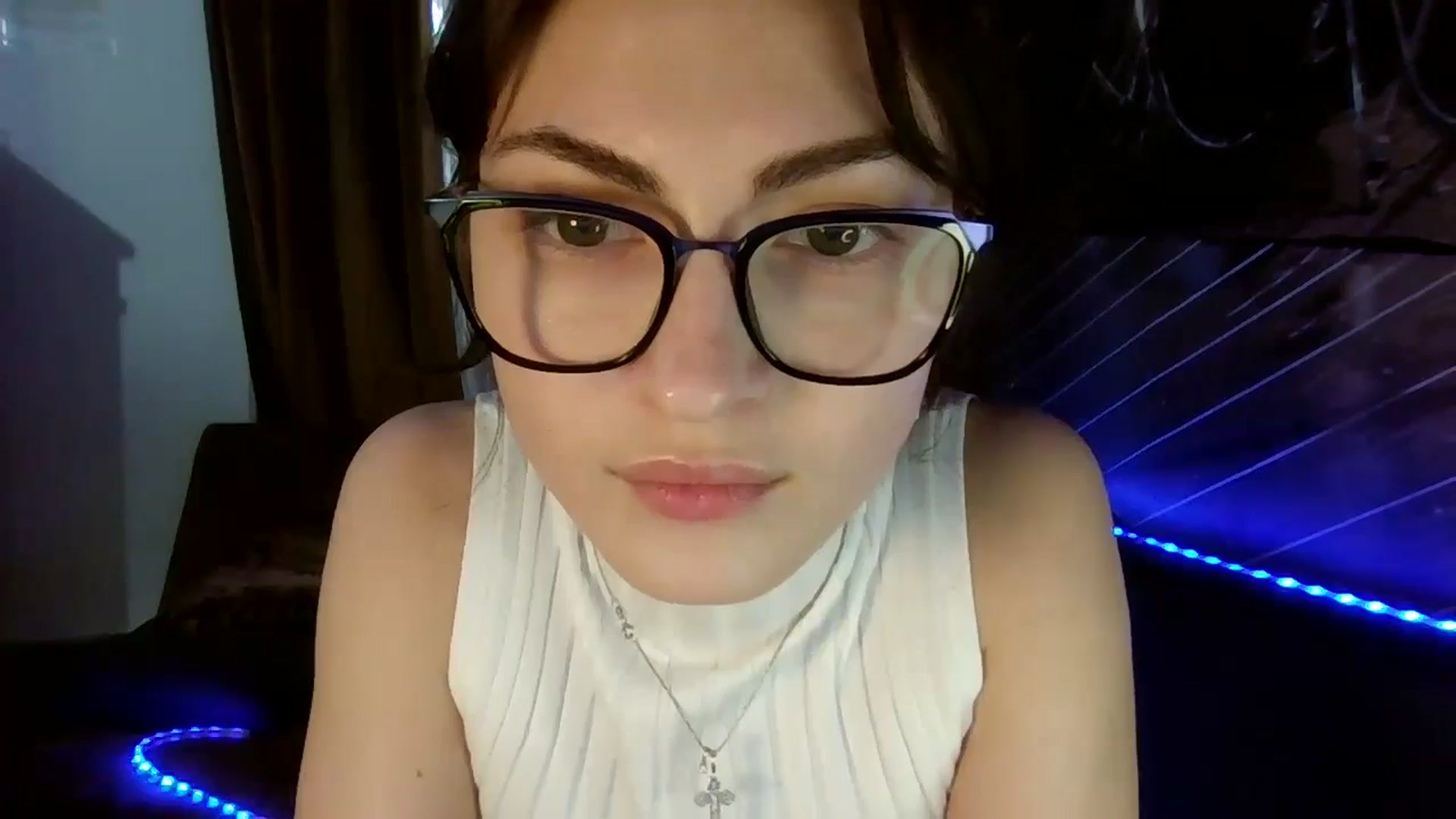 Gallery image thumbnail from MooniXill's myfreecams stream on, 05/06/2024, 11:45 image 13 of 20
