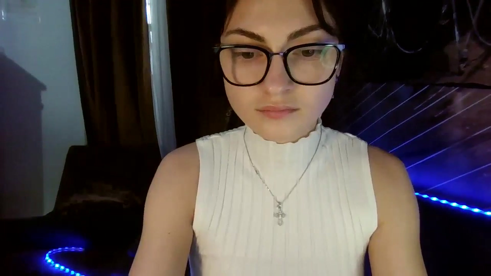 Gallery image thumbnail from MooniXill's myfreecams stream on, 05/06/2024, 11:45 image 12 of 20