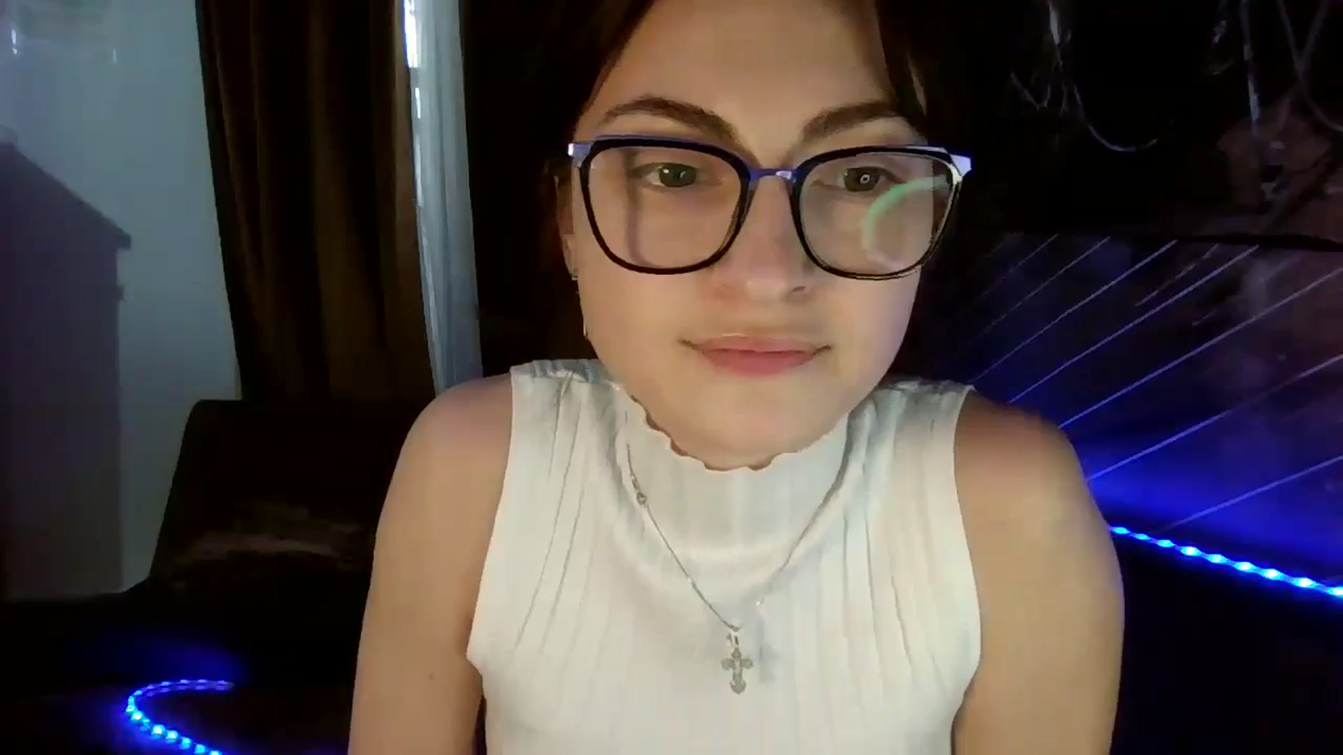 Gallery image thumbnail from MooniXill's myfreecams stream on, 05/06/2024, 11:45 image 9 of 20
