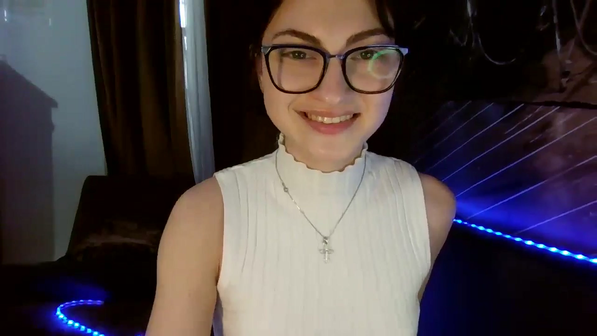 Gallery image thumbnail from MooniXill's myfreecams stream on, 05/06/2024, 11:45 image 7 of 20
