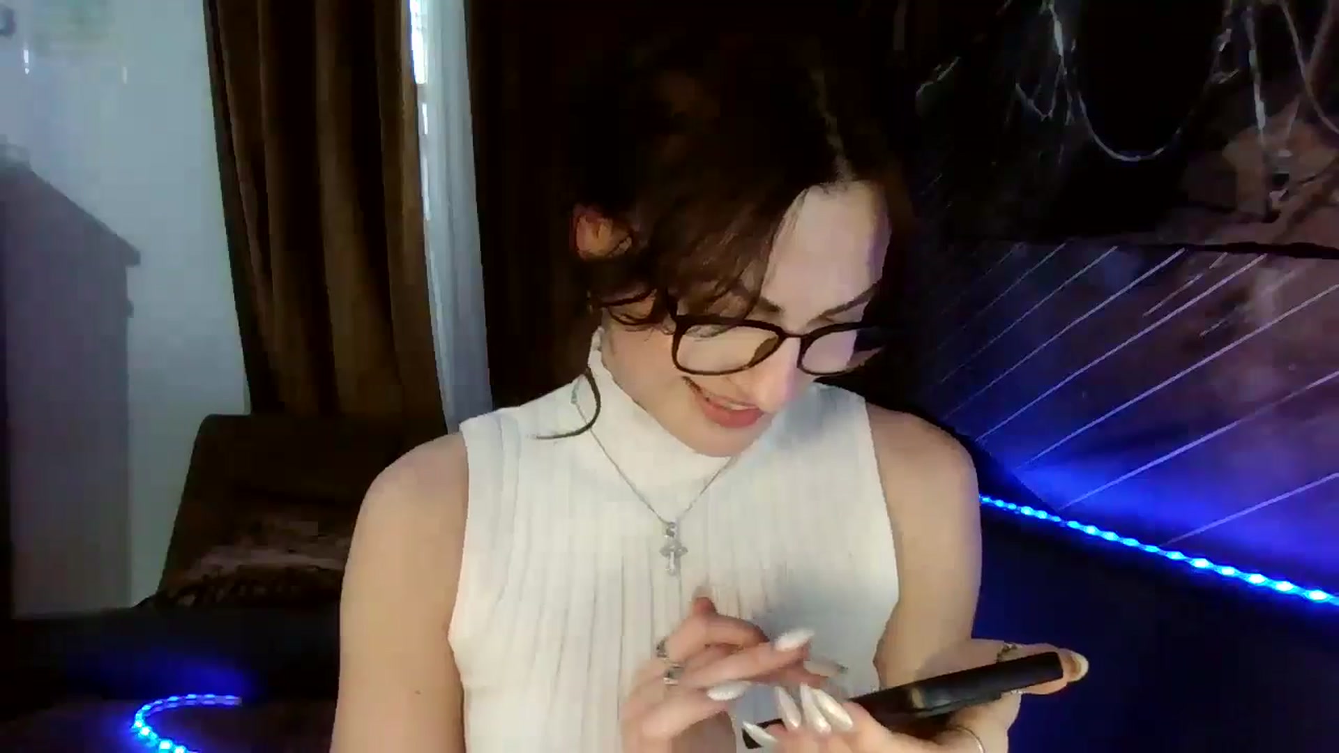 Gallery image thumbnail from MooniXill's myfreecams stream on, 05/06/2024, 11:45 image 3 of 20