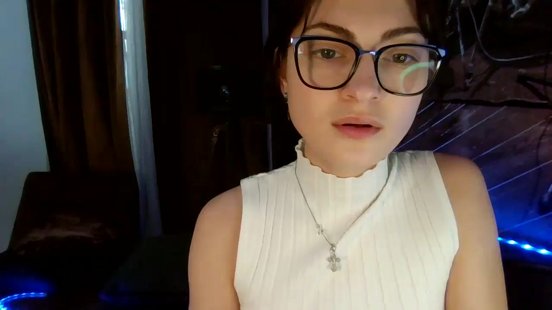 Gallery image thumbnail from MooniXill's myfreecams stream on, 05/06/2024, 11:45 image 19 of 20
