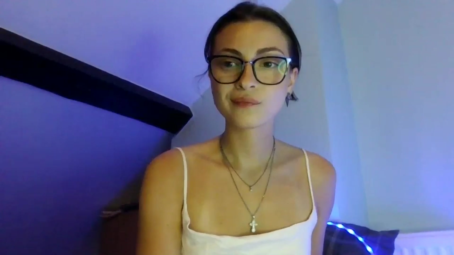 Gallery image thumbnail from MooniXill's myfreecams stream on, 07/17/2024, 20:51 image 3 of 20