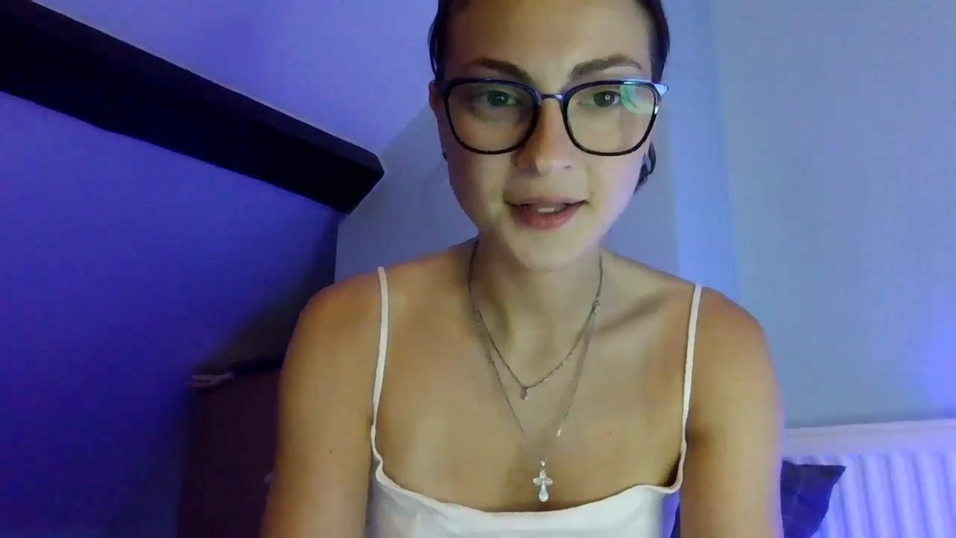 Gallery image thumbnail from MooniXill's myfreecams stream on, 07/17/2024, 20:51 image 14 of 20