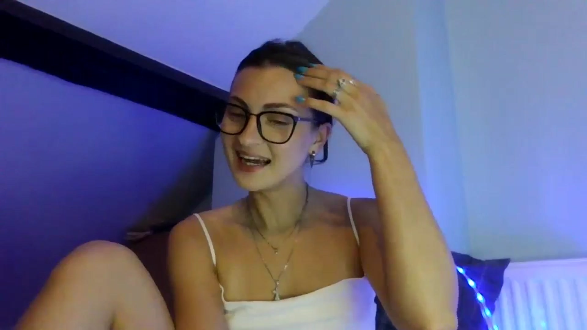Gallery image thumbnail from MooniXill's myfreecams stream on, 07/17/2024, 20:51 image 7 of 20