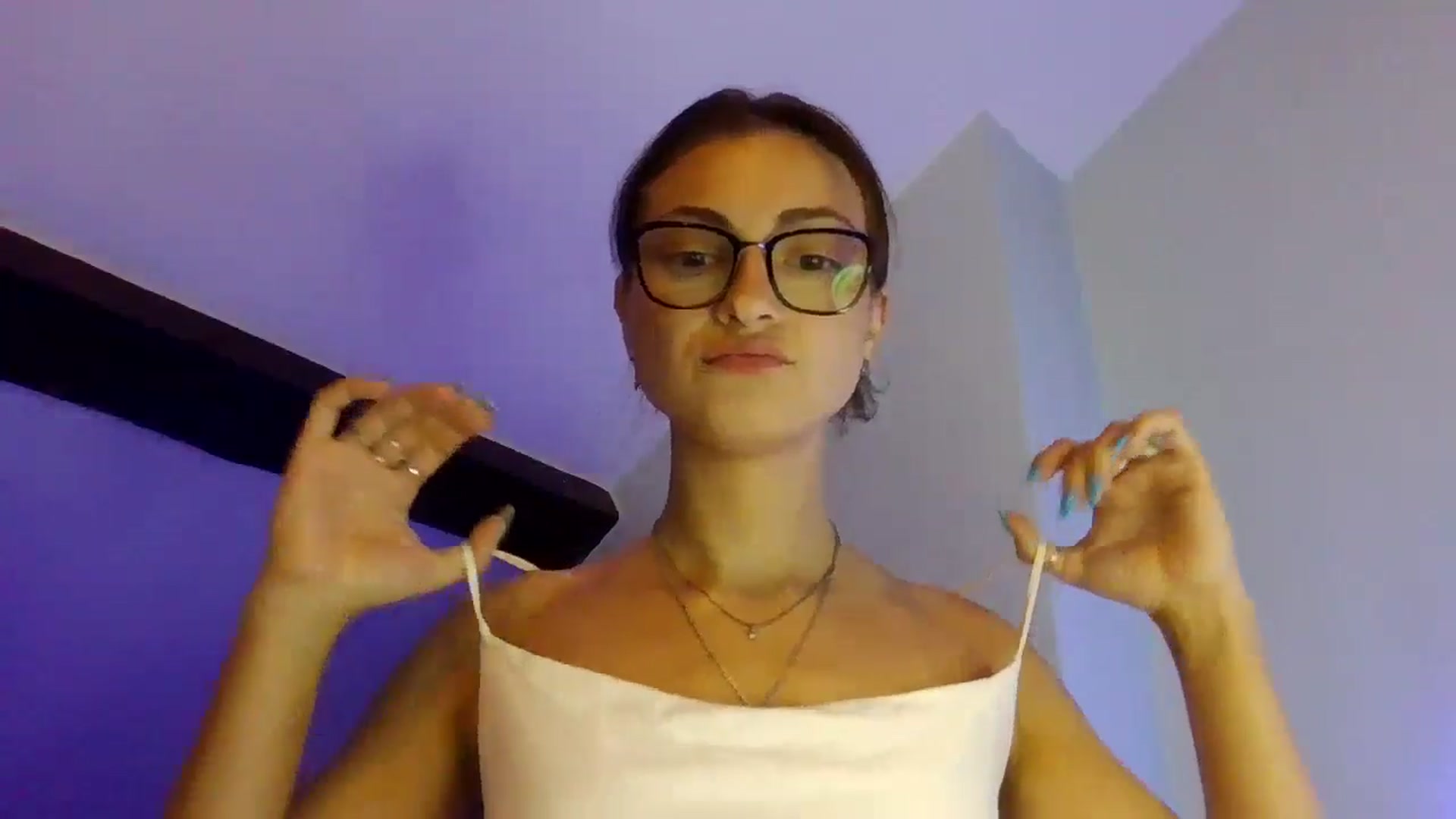 Gallery image thumbnail from MooniXill's myfreecams stream on, 07/17/2024, 22:05 image 17 of 20