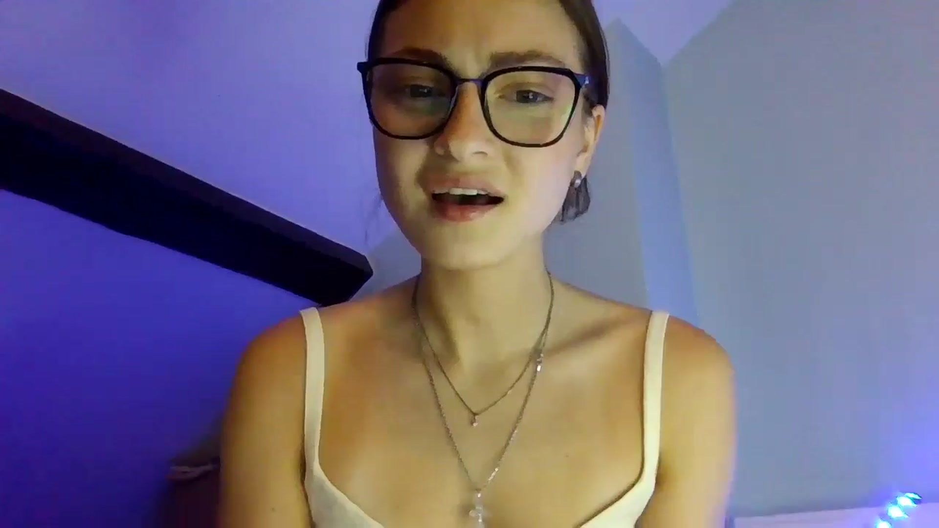Gallery image thumbnail from MooniXill's myfreecams stream on, 07/17/2024, 22:53 image 5 of 20