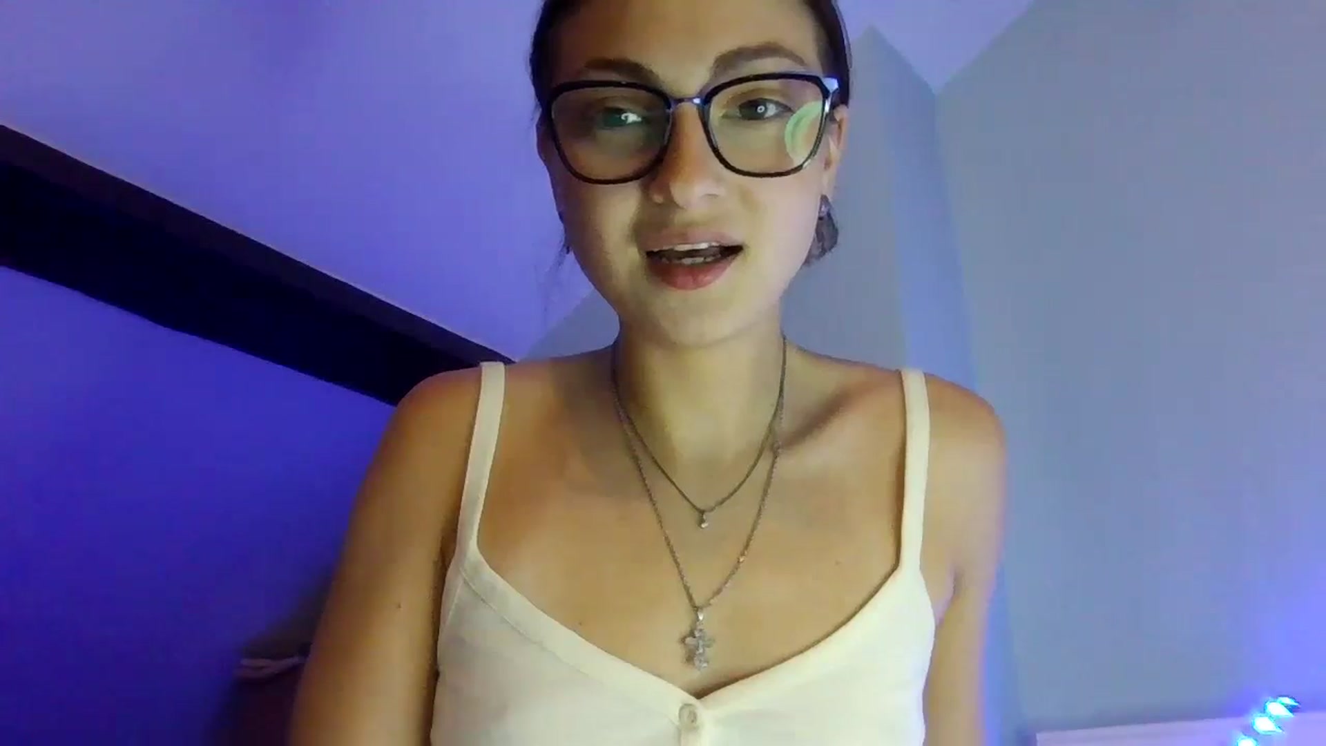 Gallery image thumbnail from MooniXill's myfreecams stream on, 07/17/2024, 22:53 image 3 of 20