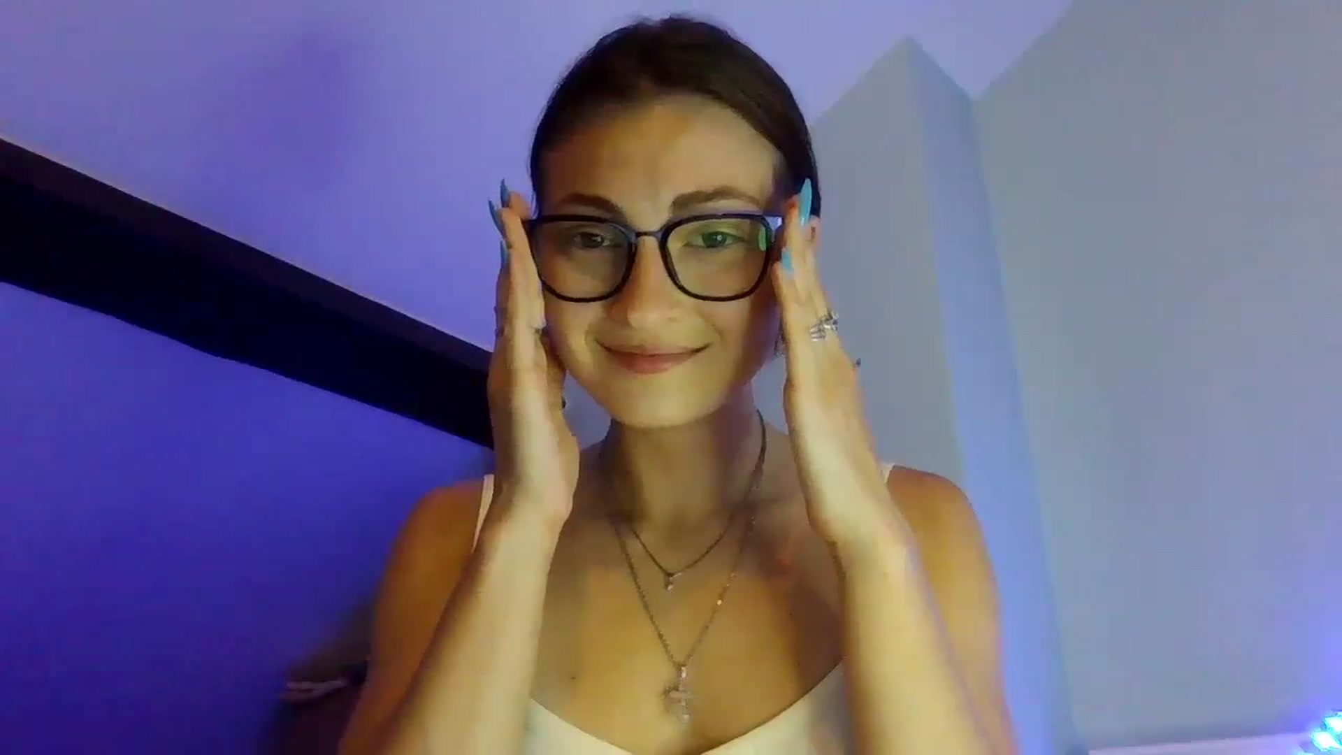 Gallery image thumbnail from MooniXill's myfreecams stream on, 07/17/2024, 22:53 image 2 of 20