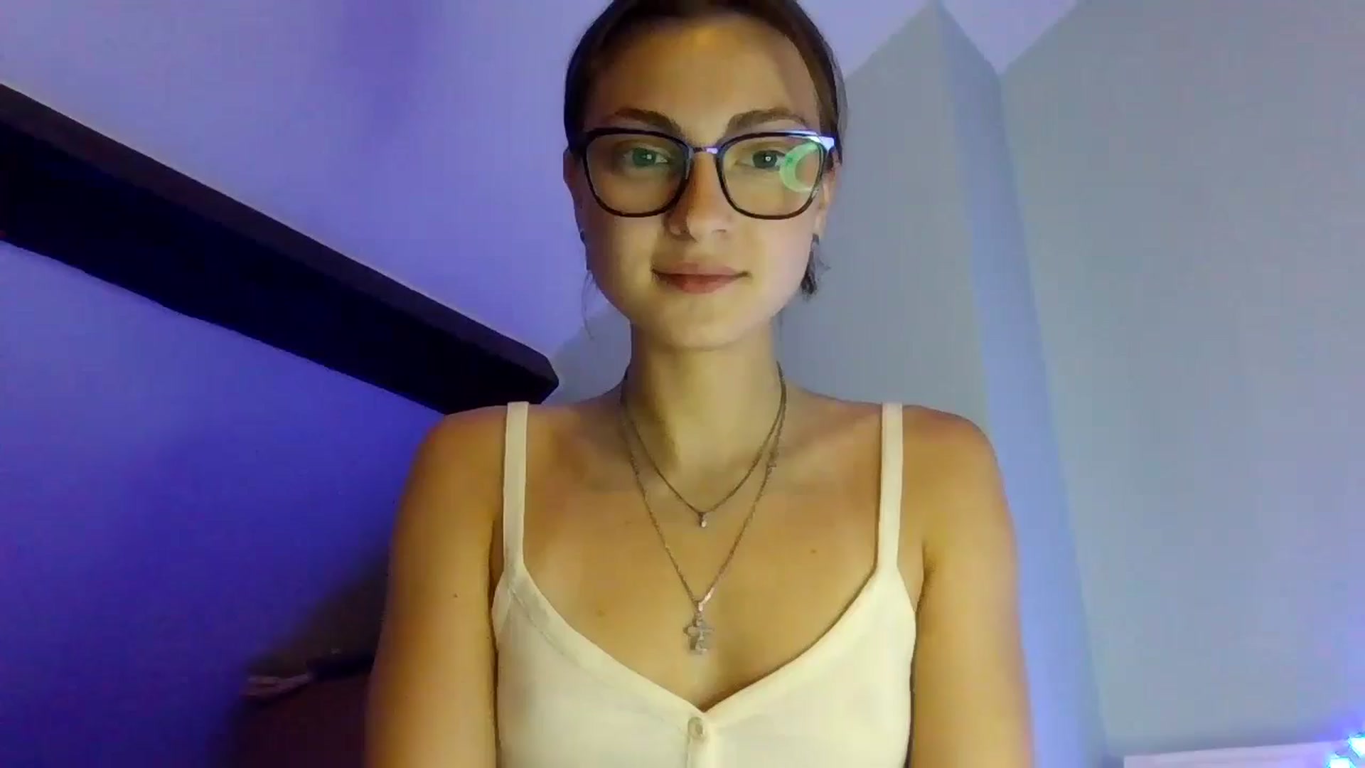 Gallery image thumbnail from MooniXill's myfreecams stream on, 07/17/2024, 23:50 image 1 of 20