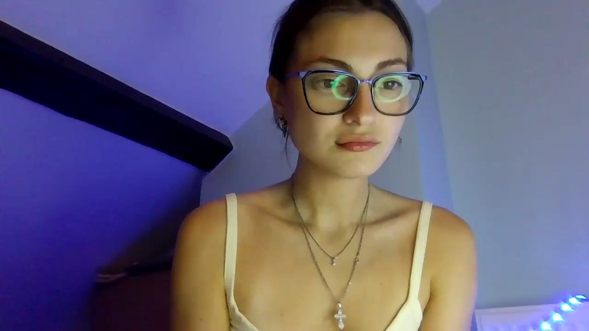 Gallery image thumbnail from MooniXill's myfreecams stream on, 07/18/2024, 24:58 image 19 of 20