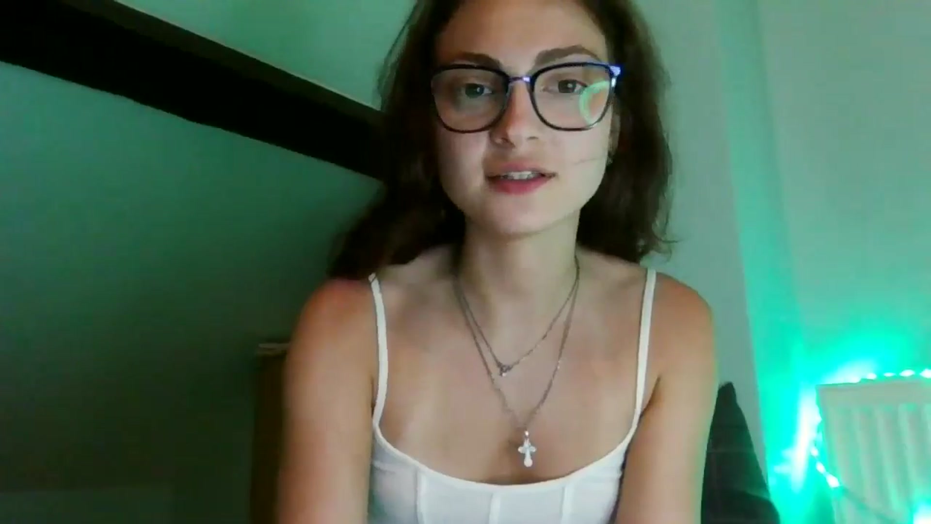 Gallery image thumbnail from MooniXill's myfreecams stream on, 07/20/2024, 20:45 image 14 of 20