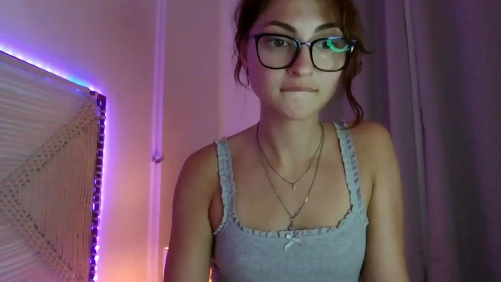 Gallery image thumbnail from MooniXill's myfreecams stream on, 07/23/2024, 21:22 image 16 of 20