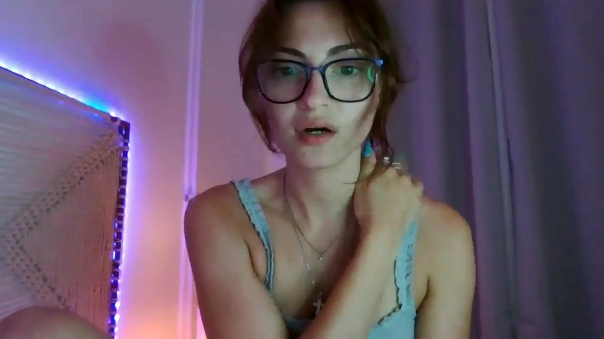 Gallery image thumbnail from MooniXill's myfreecams stream on, 07/23/2024, 21:22 image 4 of 20