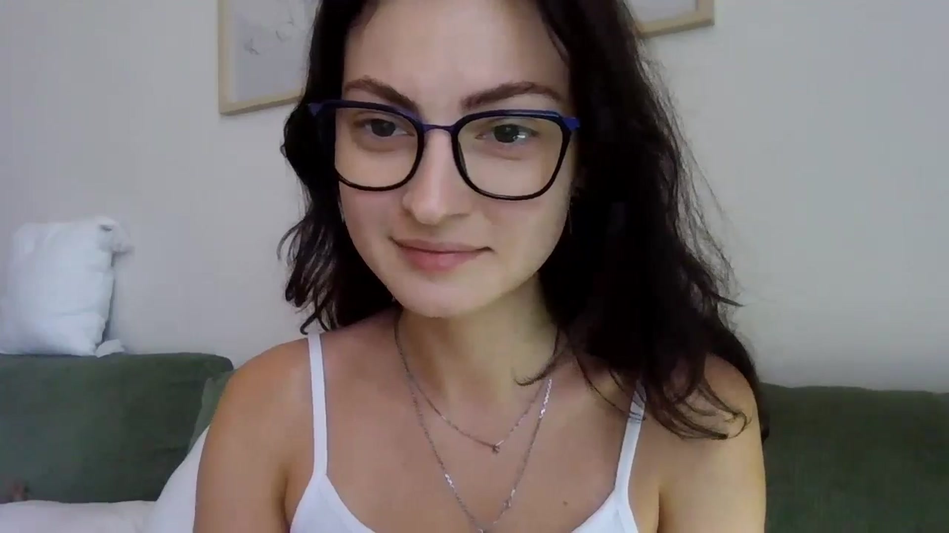 Gallery image thumbnail from MooniXill's myfreecams stream on, 08/06/2024, 10:45 image 19 of 20