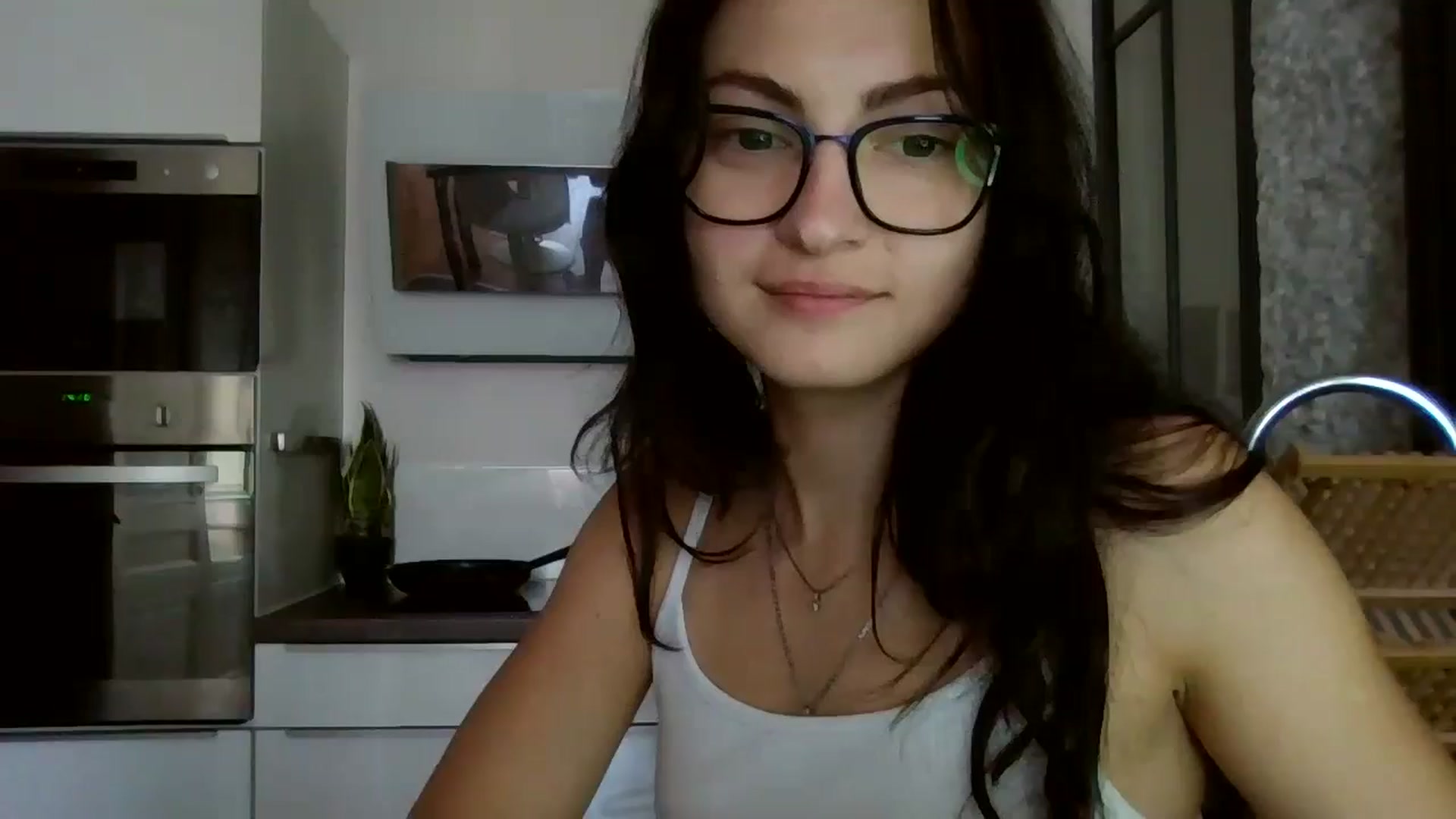 Gallery image thumbnail from MooniXill's myfreecams stream on, 08/06/2024, 12:39 image 11 of 20