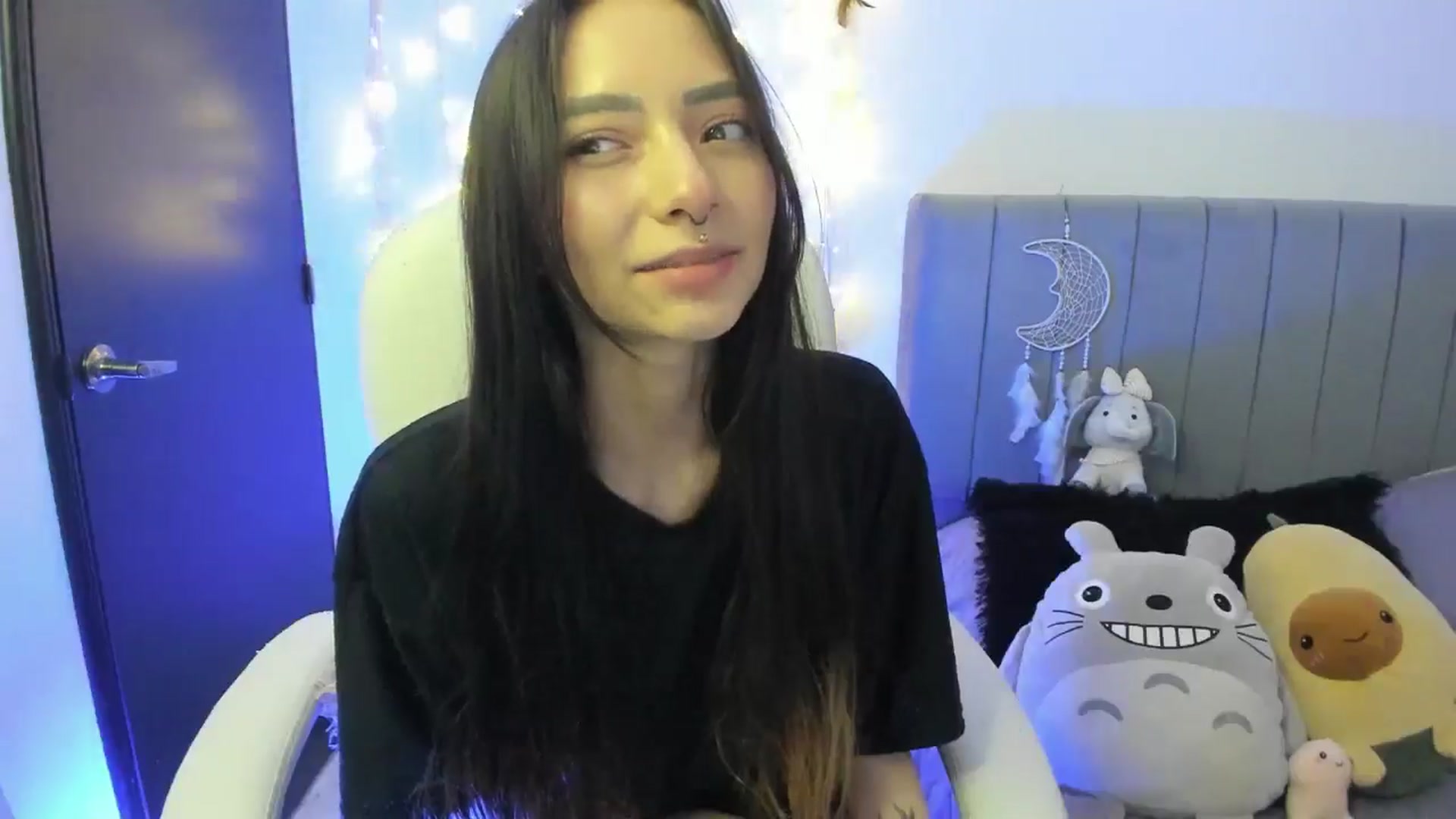 Gallery image thumbnail from Moonlady6's myfreecams stream on, 06/19/2024, 05:00 image 7 of 20
