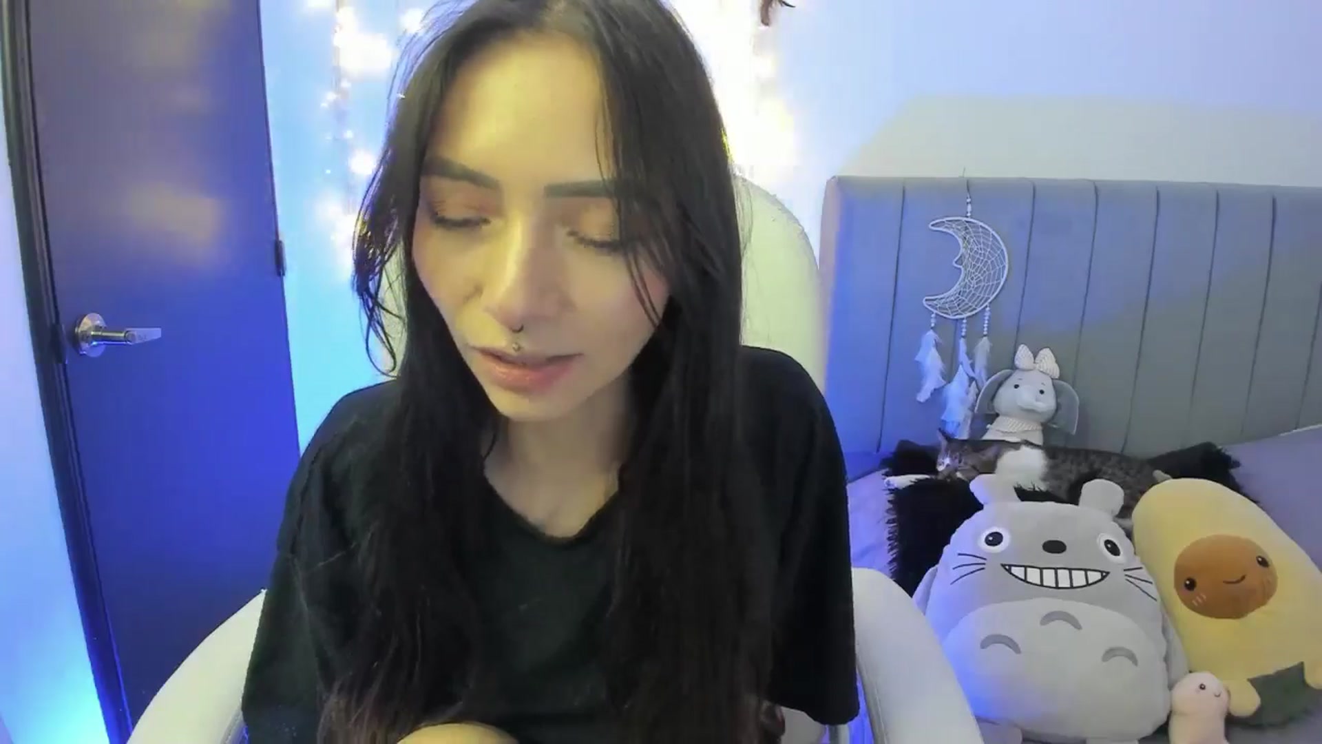 Gallery image thumbnail from Moonlady6's myfreecams stream on, 06/19/2024, 05:00 image 15 of 20