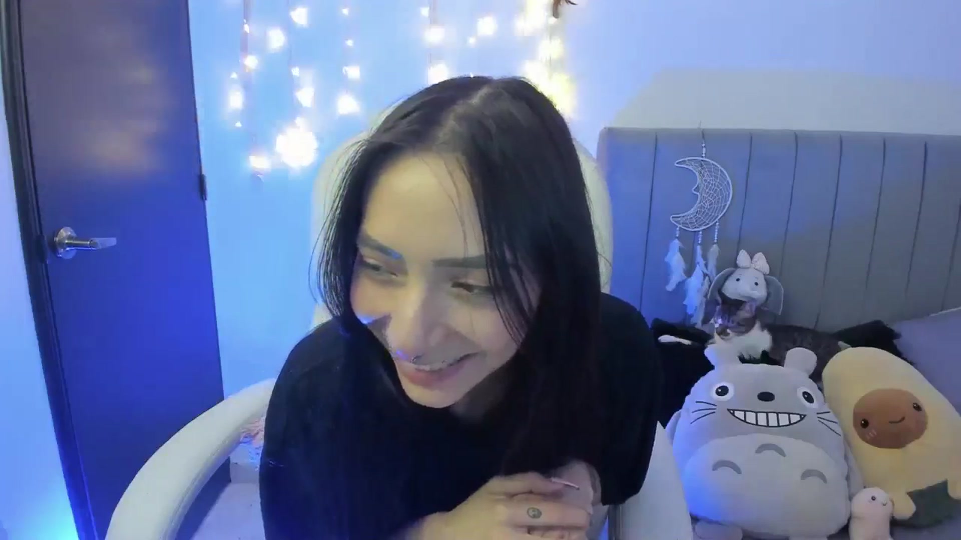 Gallery image thumbnail from Moonlady6's myfreecams stream on, 06/19/2024, 05:00 image 13 of 20