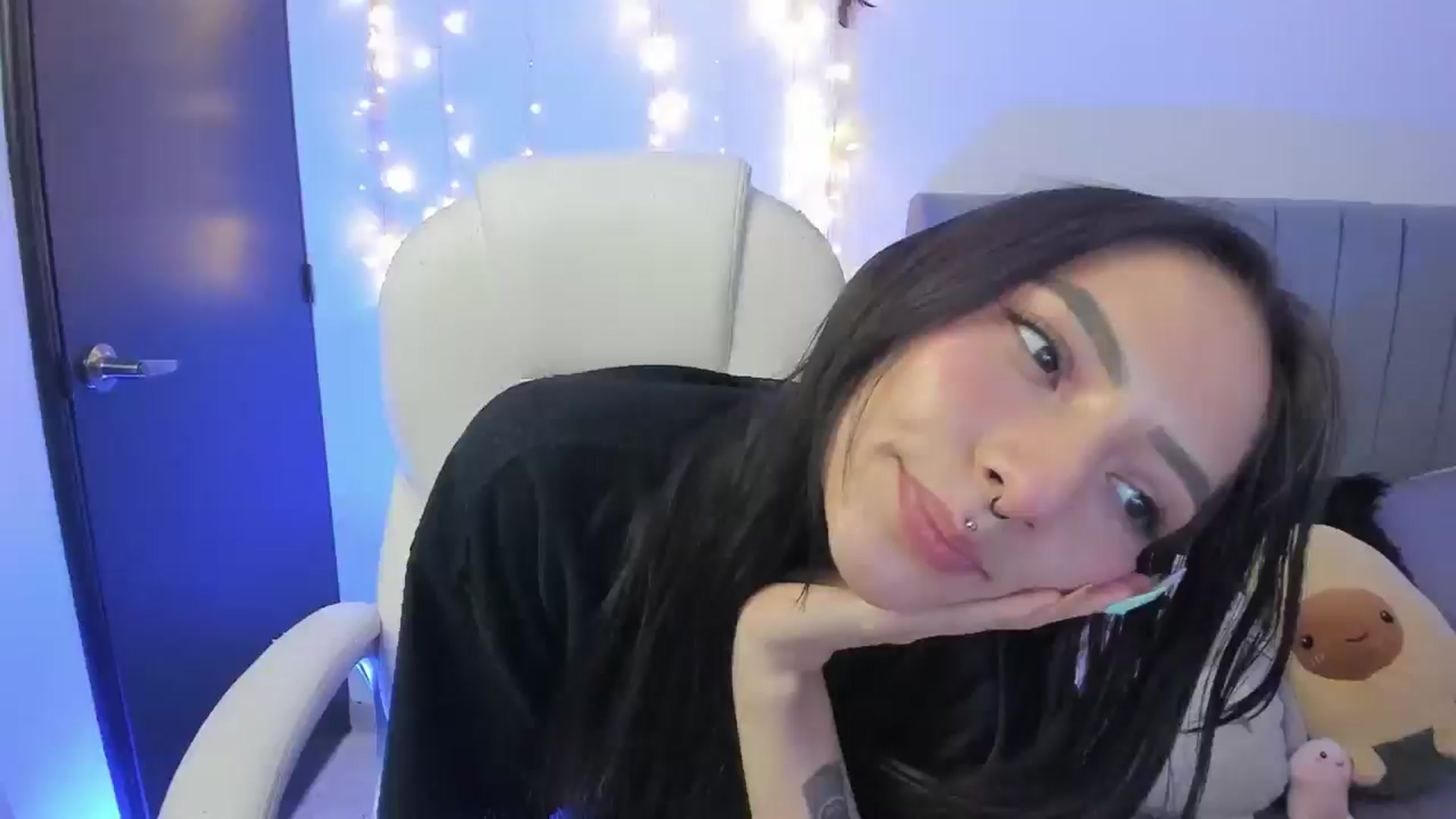 Gallery image thumbnail from Moonlady6's myfreecams stream on, 06/19/2024, 05:00 image 3 of 20