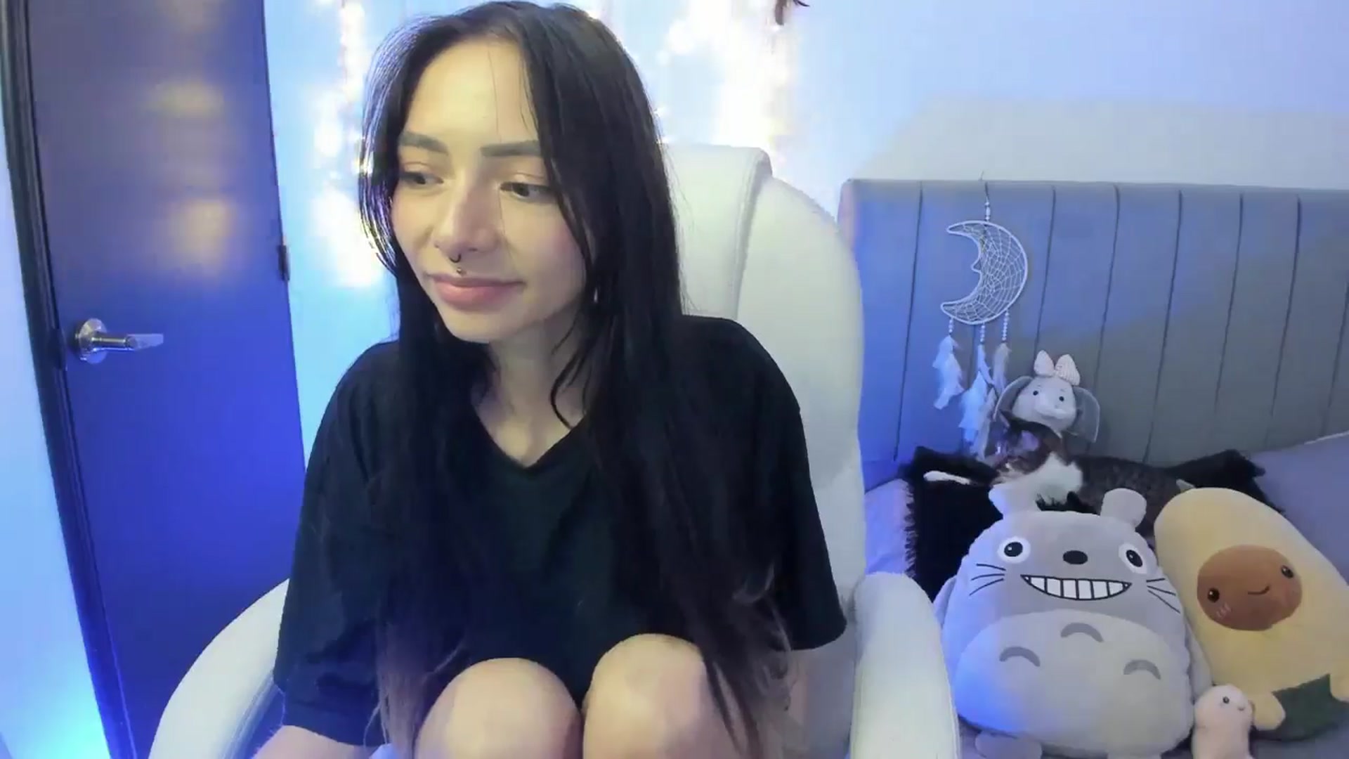 Gallery image thumbnail from Moonlady6's myfreecams stream on, 06/19/2024, 05:00 image 14 of 20