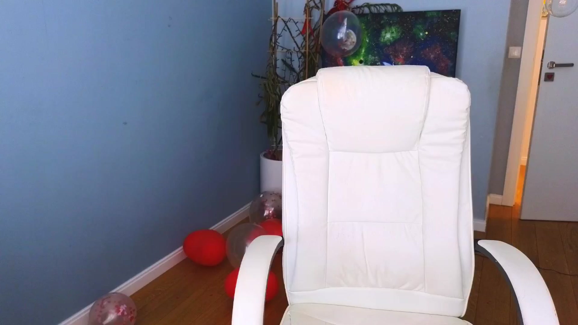 Gallery image thumbnail from Moonlight_'s myfreecams stream on, 02/19/2025, 08:21 image 16 of 20