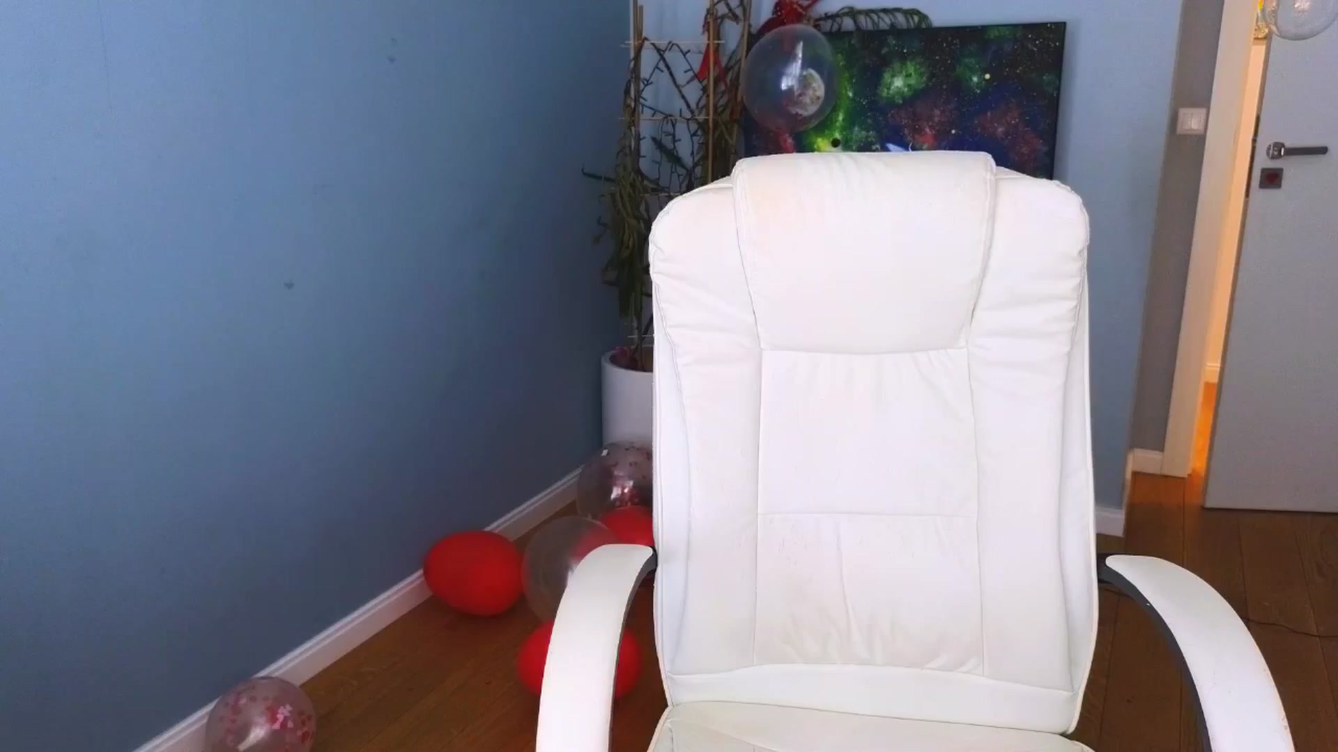 Gallery image thumbnail from Moonlight_'s myfreecams stream on, 02/19/2025, 08:21 image 18 of 20
