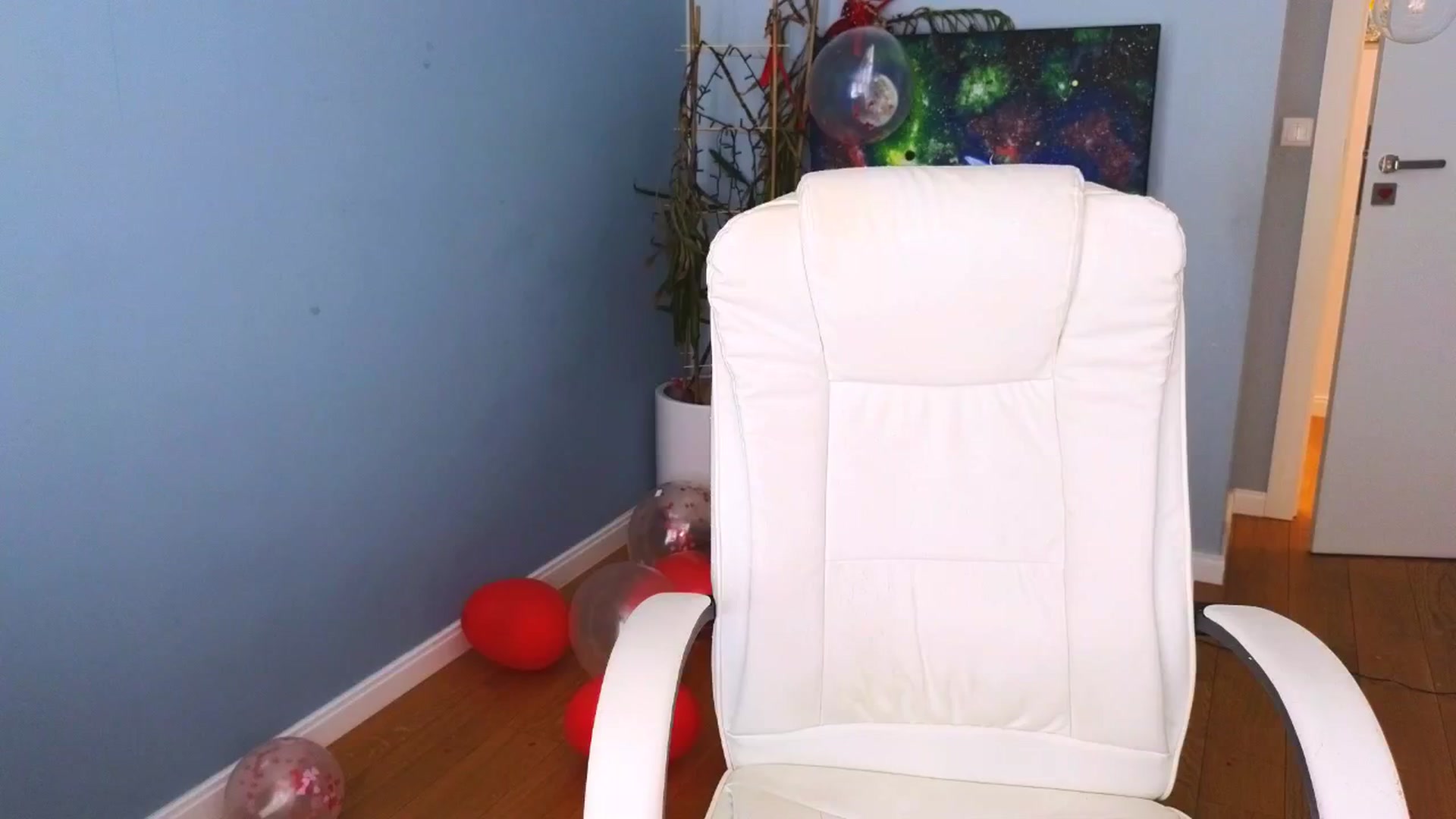 Gallery image thumbnail from Moonlight_'s myfreecams stream on, 02/19/2025, 08:21 image 8 of 20