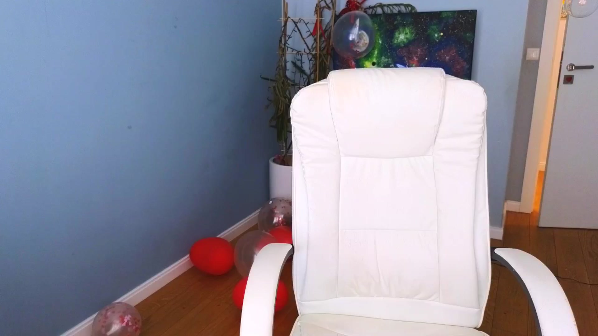 Gallery image thumbnail from Moonlight_'s myfreecams stream on, 02/19/2025, 08:21 image 13 of 20