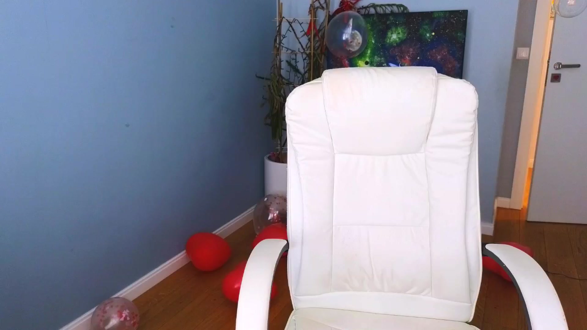 Gallery image thumbnail from Moonlight_'s myfreecams stream on, 02/19/2025, 08:21 image 2 of 20