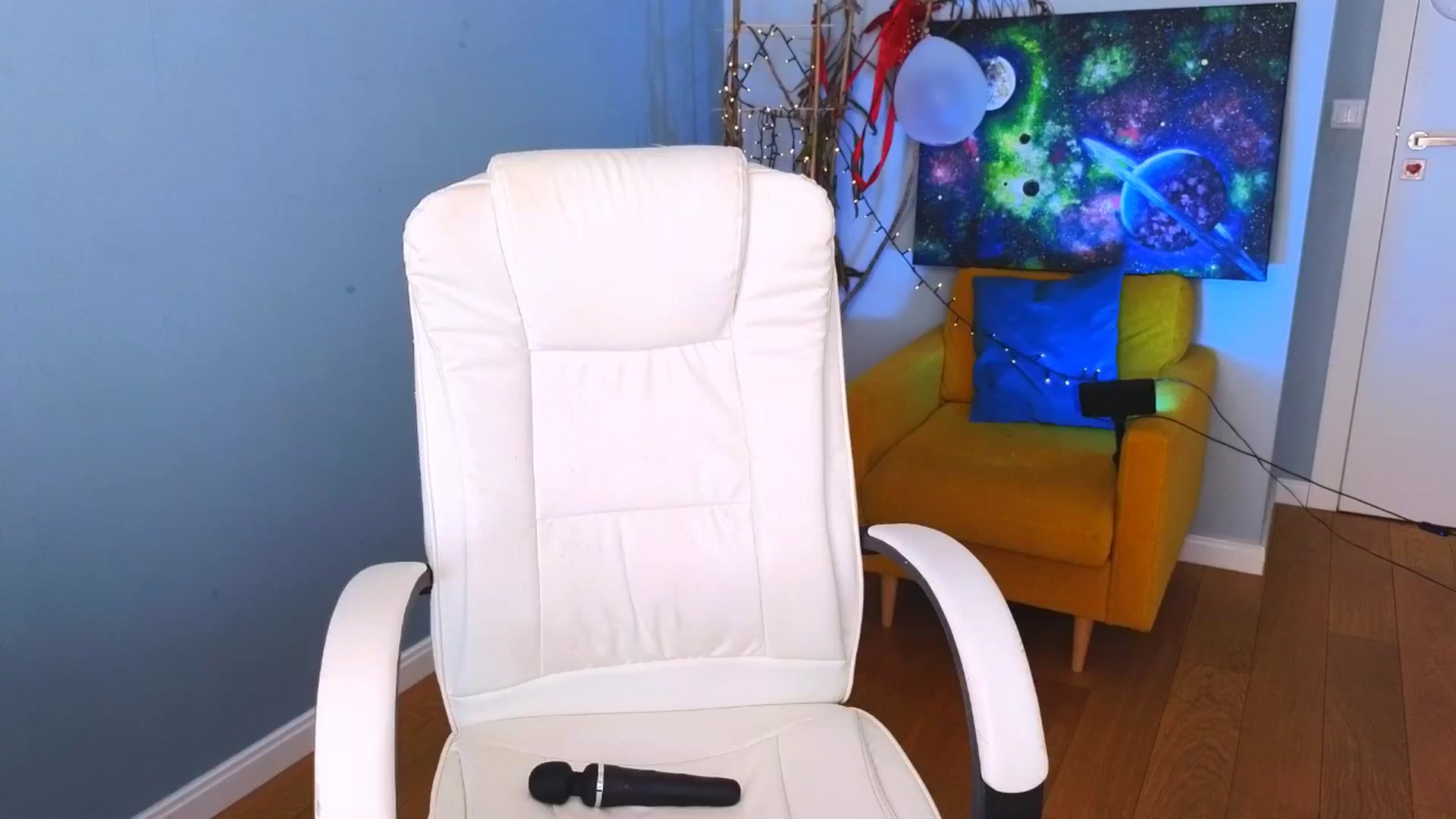 Gallery image thumbnail from Moonlight_'s myfreecams stream on, 04/20/2025, 13:32 image 10 of 20