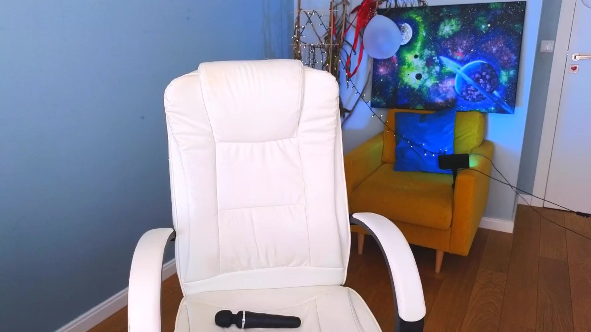 Gallery image thumbnail from Moonlight_'s myfreecams stream on, 04/20/2025, 13:32 image 6 of 20