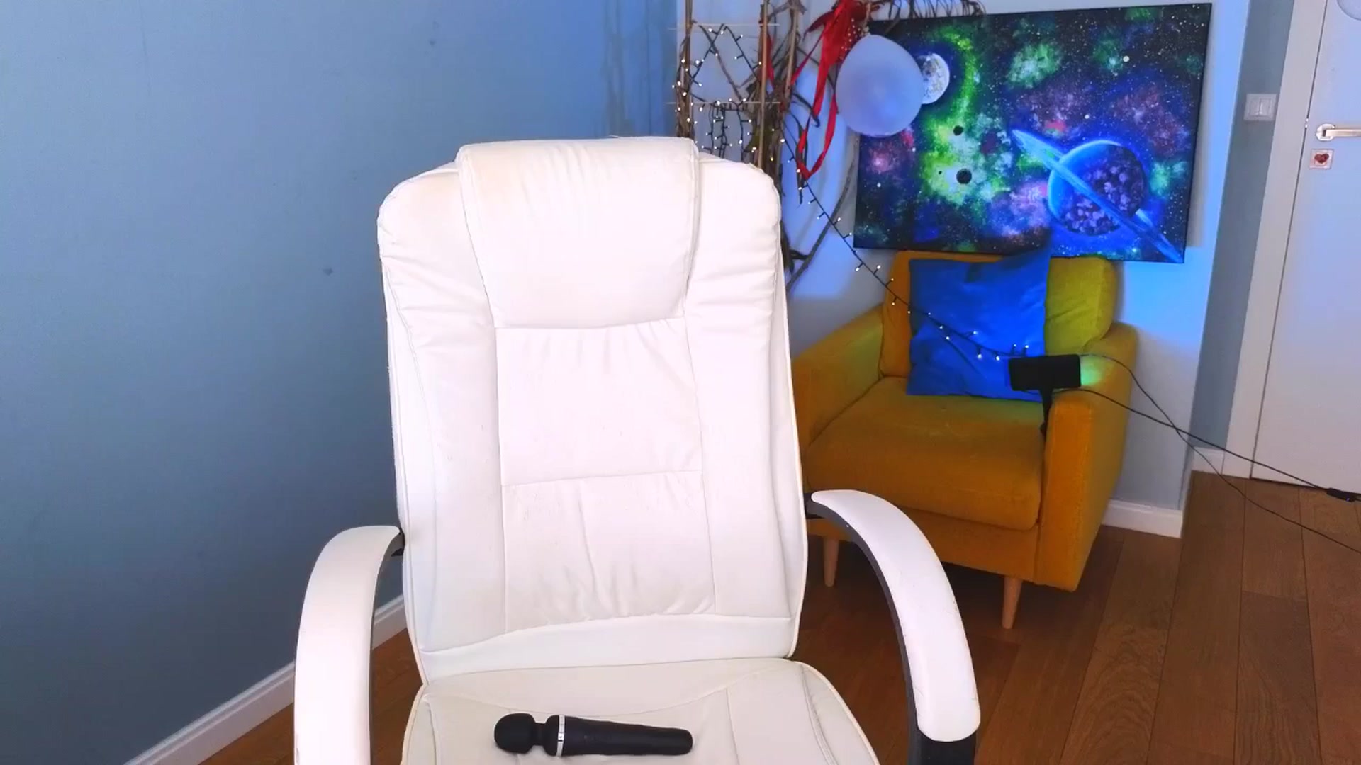 Gallery image thumbnail from Moonlight_'s myfreecams stream on, 04/20/2025, 13:32 image 7 of 20