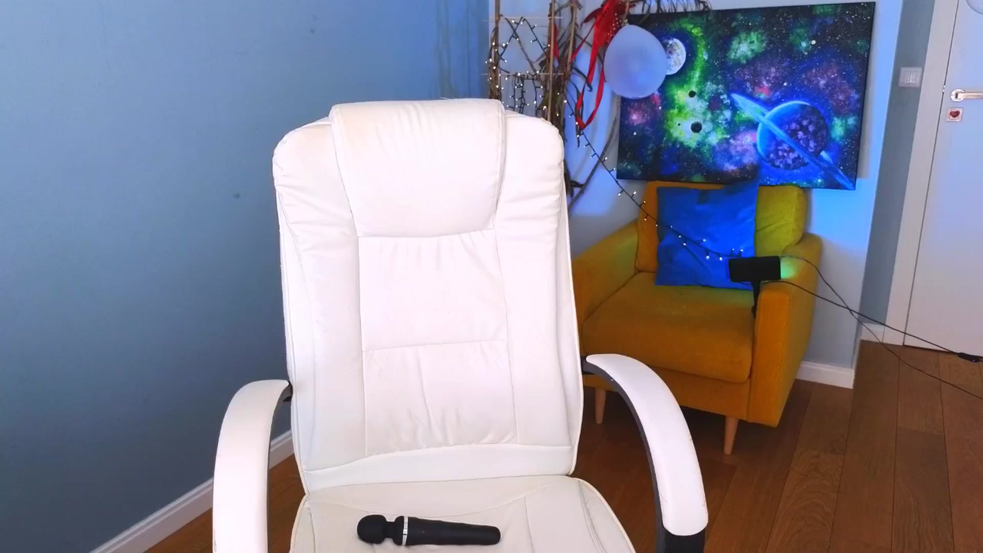Gallery image thumbnail from Moonlight_'s myfreecams stream on, 04/20/2025, 13:32 image 9 of 20