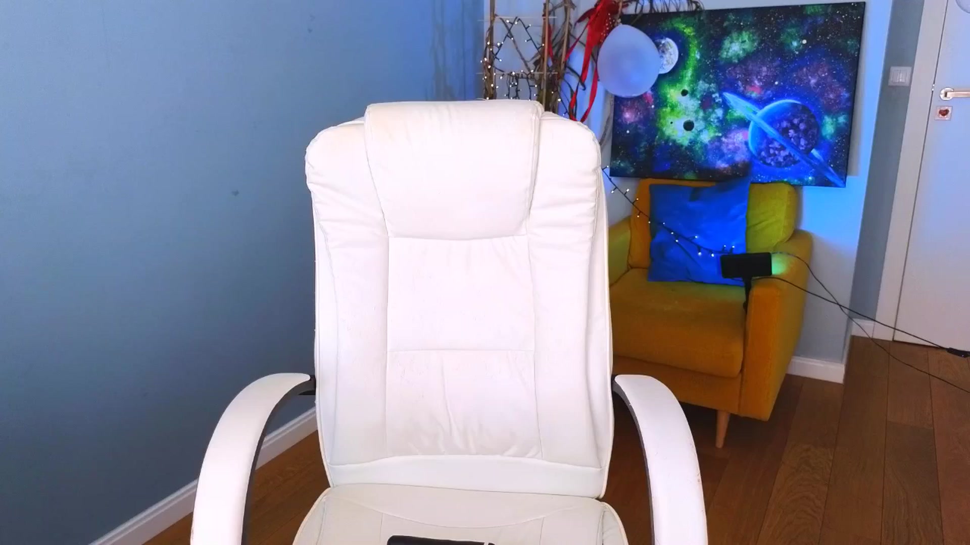 Gallery image thumbnail from Moonlight_'s myfreecams stream on, 04/20/2025, 14:21 image 13 of 20