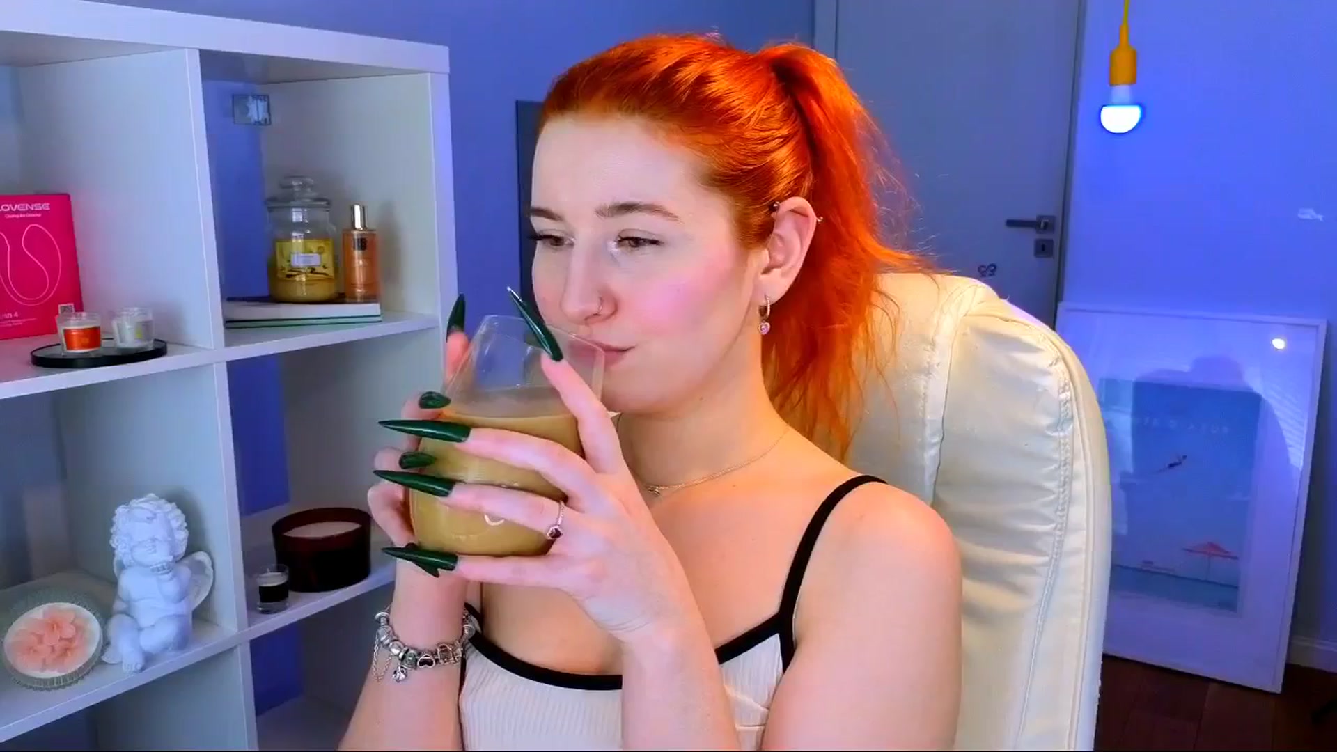 Gallery image thumbnail from Moonlight_'s myfreecams stream on, 01/08/2026, 17:23 image 19 of 20