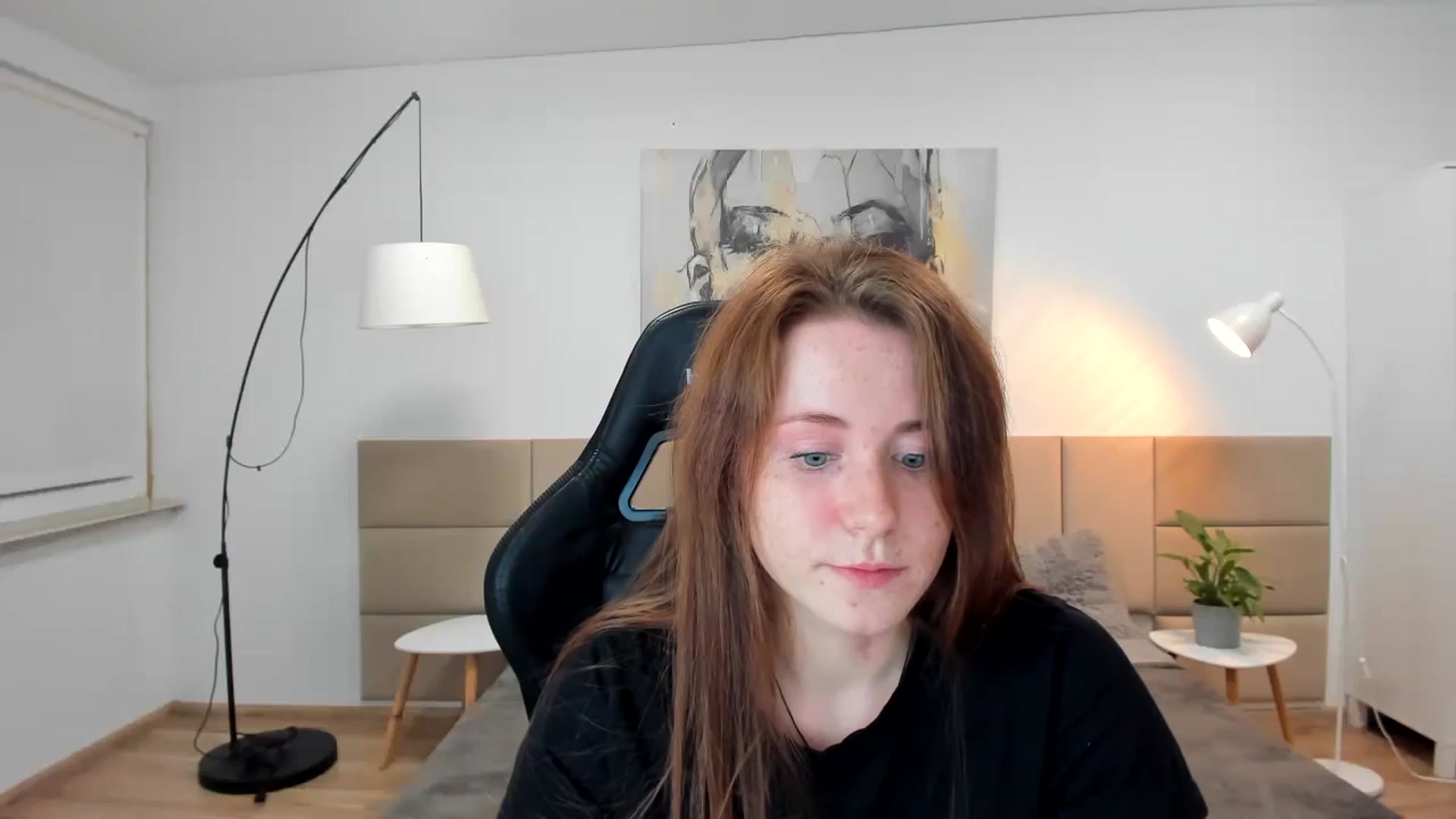 Gallery image thumbnail from Moonshinee's myfreecams stream on, 11/08/2024, 21:11 image 16 of 20
