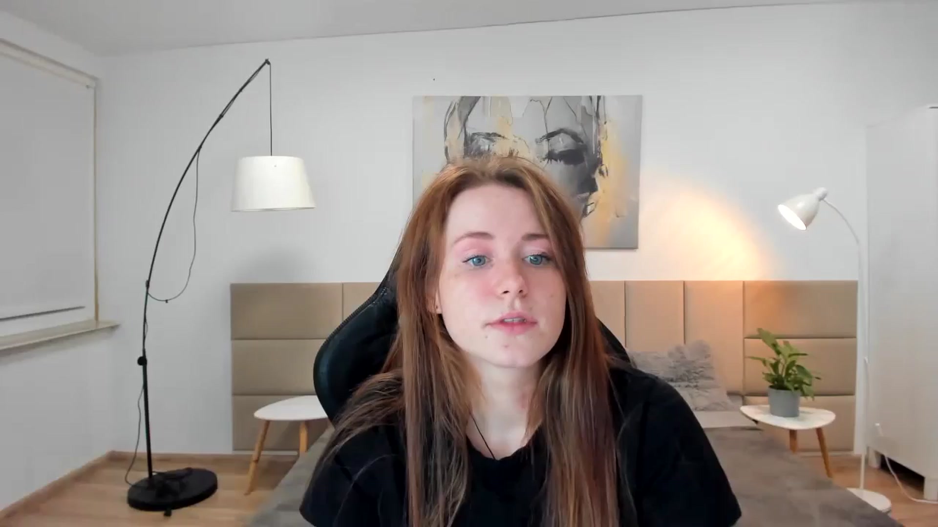 Gallery image thumbnail from Moonshinee's myfreecams stream on, 11/08/2024, 21:11 image 1 of 20
