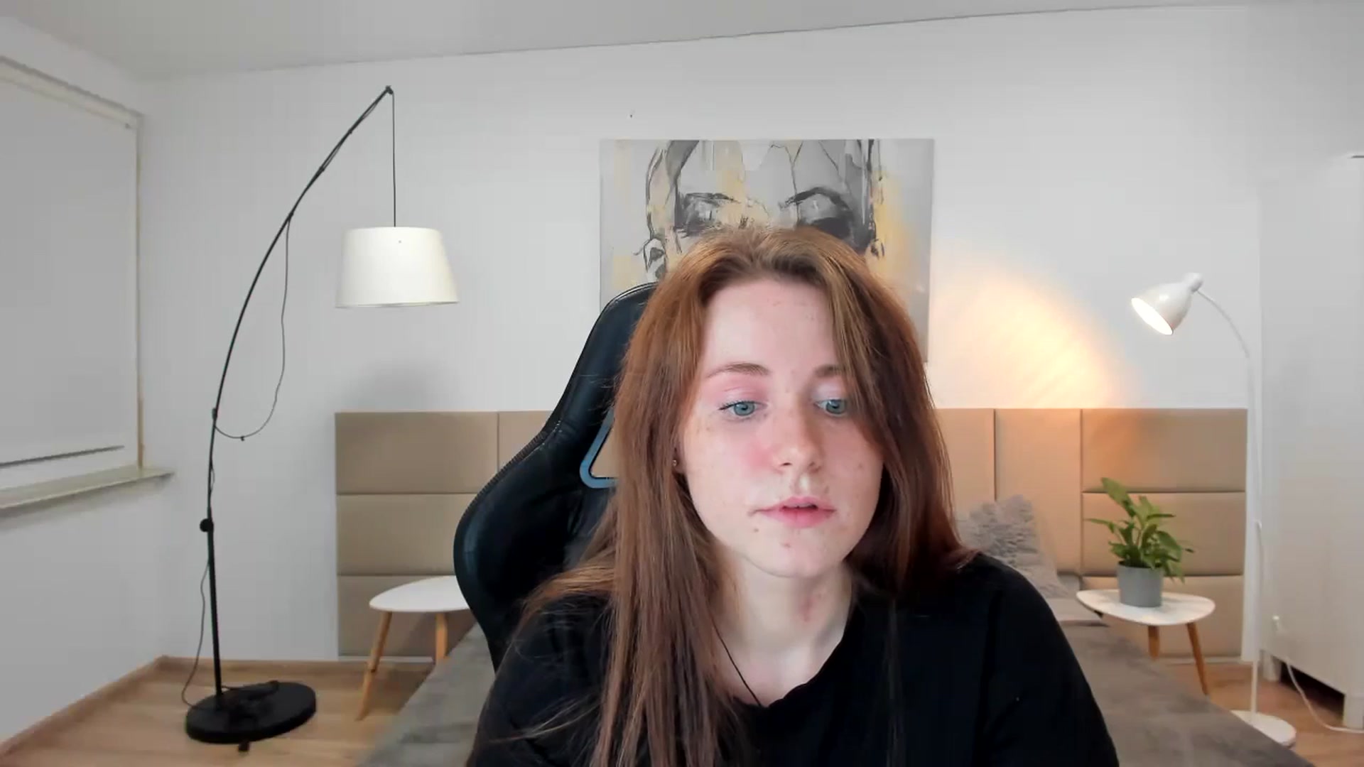 Gallery image thumbnail from Moonshinee's myfreecams stream on, 11/08/2024, 21:11 image 13 of 20
