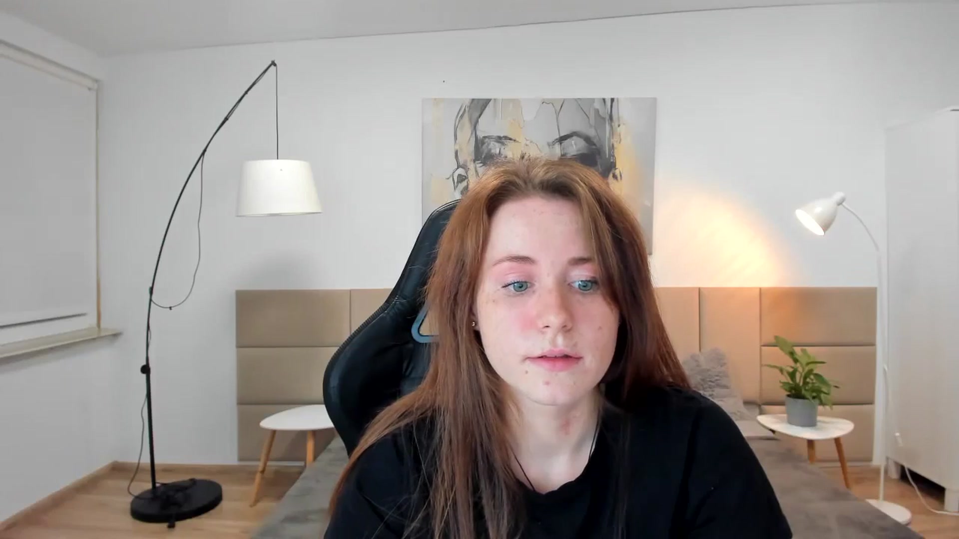 Gallery image thumbnail from Moonshinee's myfreecams stream on, 11/08/2024, 21:11 image 11 of 20