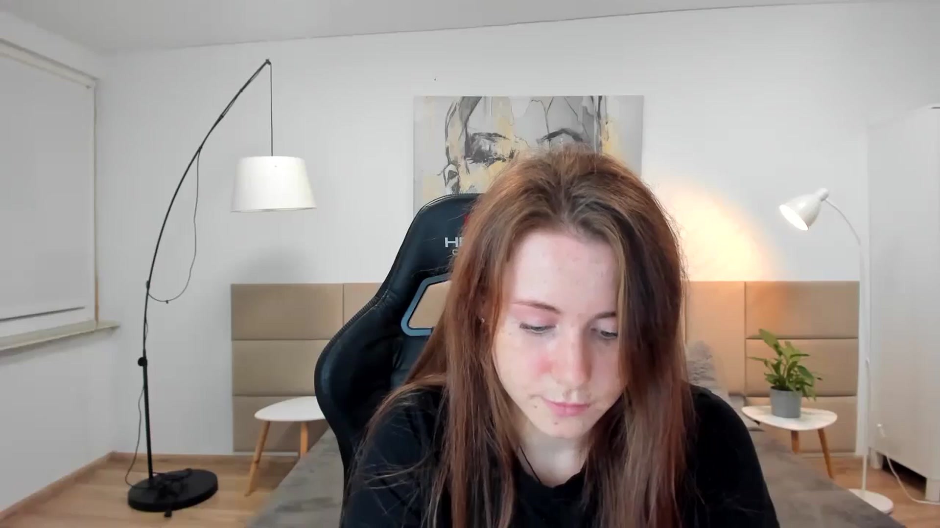 Gallery image thumbnail from Moonshinee's myfreecams stream on, 11/08/2024, 21:11 image 5 of 20