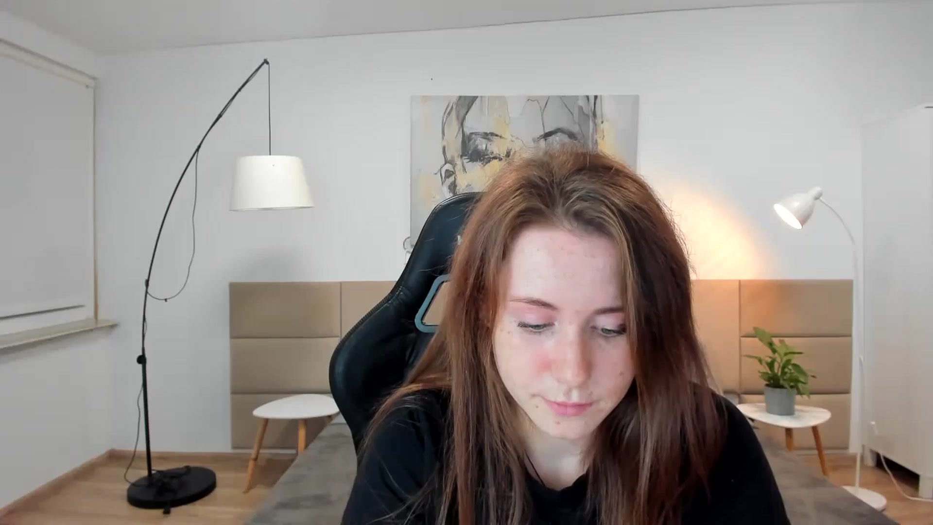 Gallery image thumbnail from Moonshinee's myfreecams stream on, 11/08/2024, 21:11 image 7 of 20