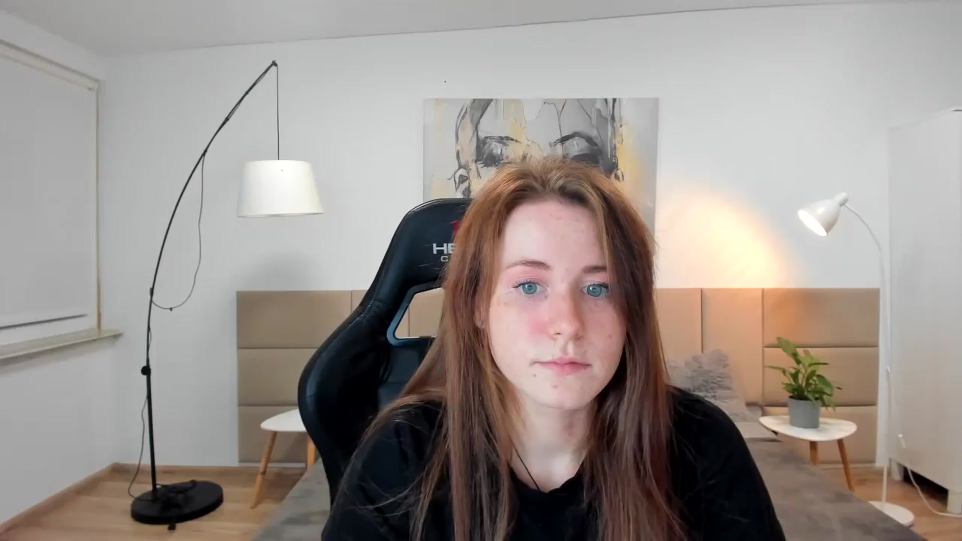 Gallery image thumbnail from Moonshinee's myfreecams stream on, 11/08/2024, 21:11 image 6 of 20