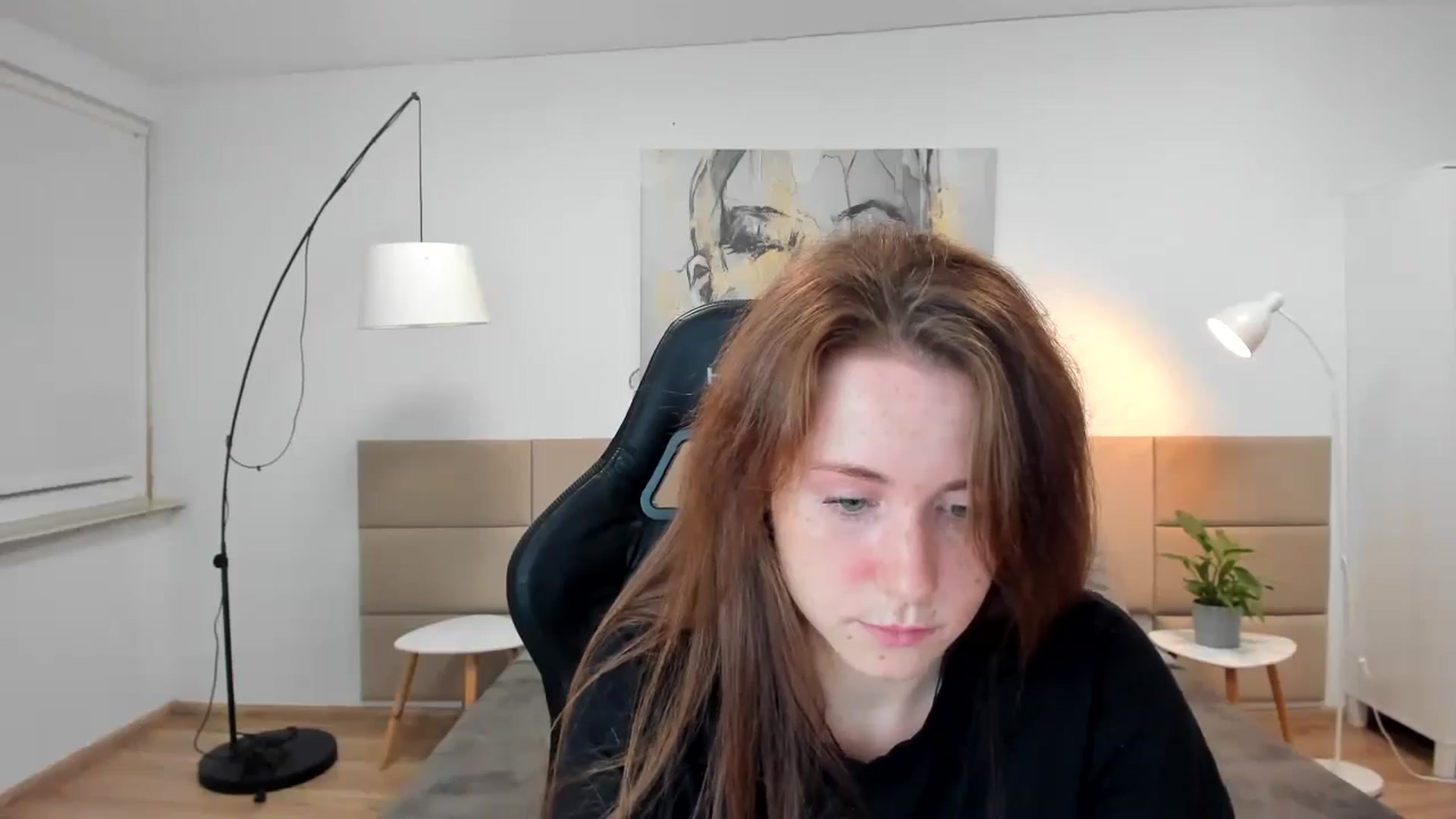 Gallery image thumbnail from Moonshinee's myfreecams stream on, 11/08/2024, 21:11 image 12 of 20