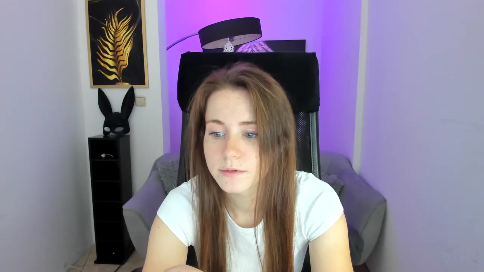 Gallery image thumbnail from Moonshinee's myfreecams stream on, 11/09/2024, 16:00 image 11 of 20