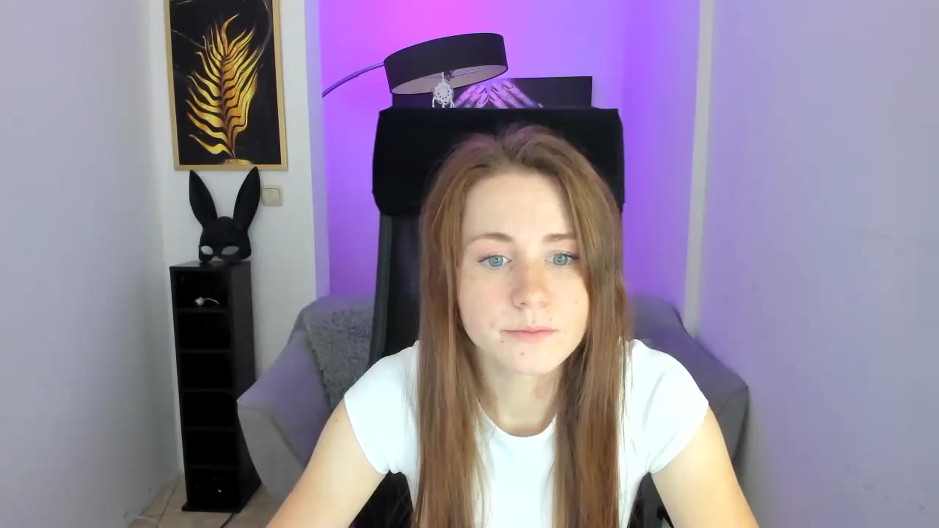 Gallery image thumbnail from Moonshinee's myfreecams stream on, 11/09/2024, 16:00 image 3 of 20