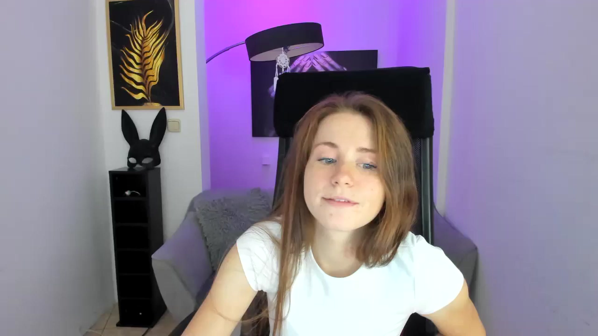 Gallery image thumbnail from Moonshinee's myfreecams stream on, 11/09/2024, 16:00 image 20 of 20