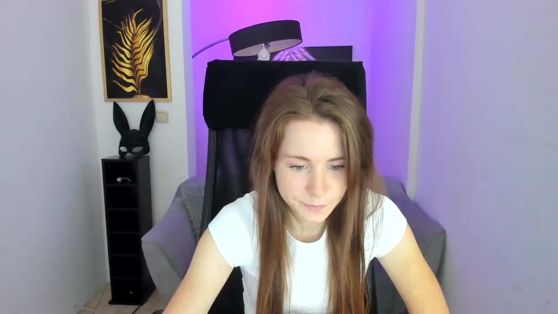 Gallery image thumbnail from Moonshinee's myfreecams stream on, 11/09/2024, 16:00 image 12 of 20